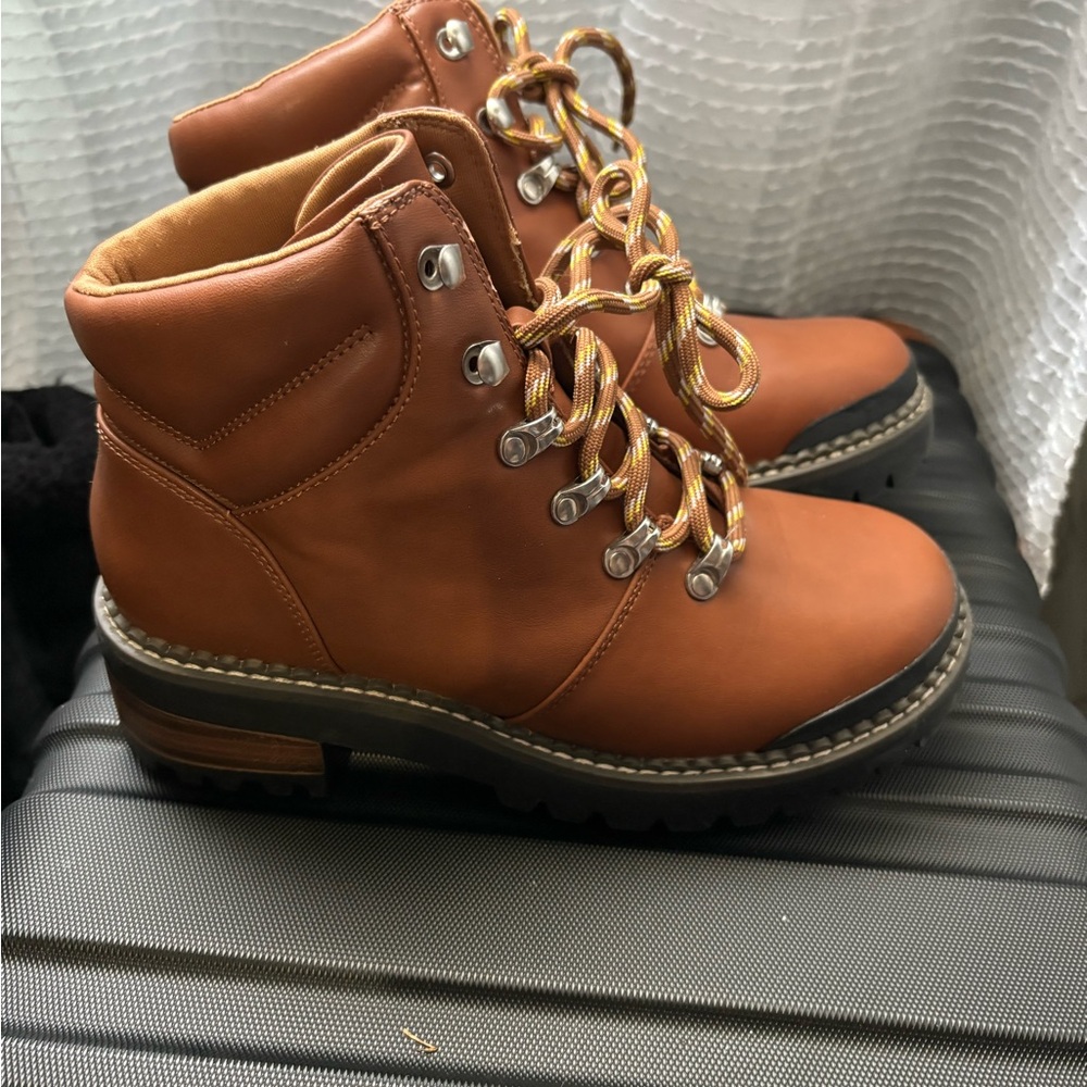 Universal thread boots